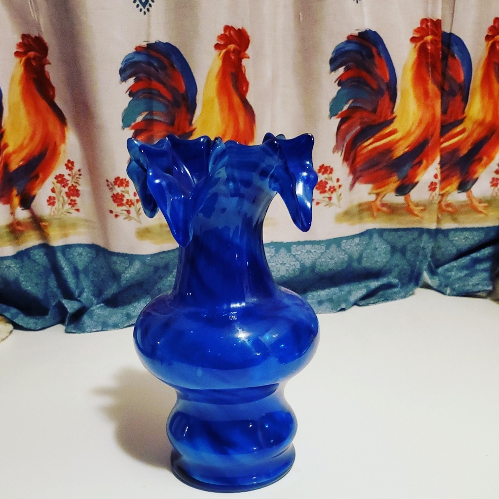Beautiful Vintage Blue Hand Blown Glass Vase